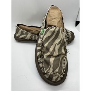 Sanuks Women Loafer Yoga Mat Zebra Grey Size 6 NWOT A15